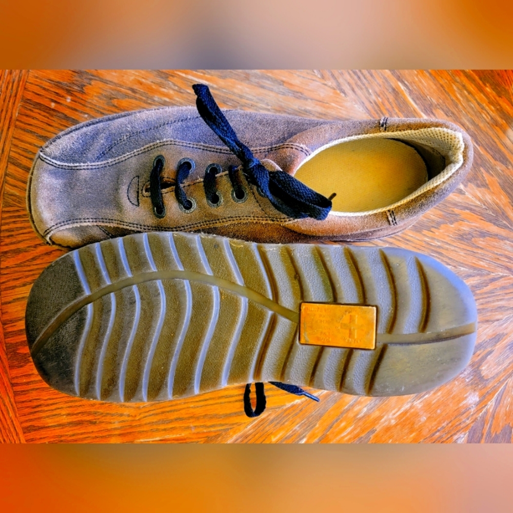 Men's DocMartens brown size 12 oxfords